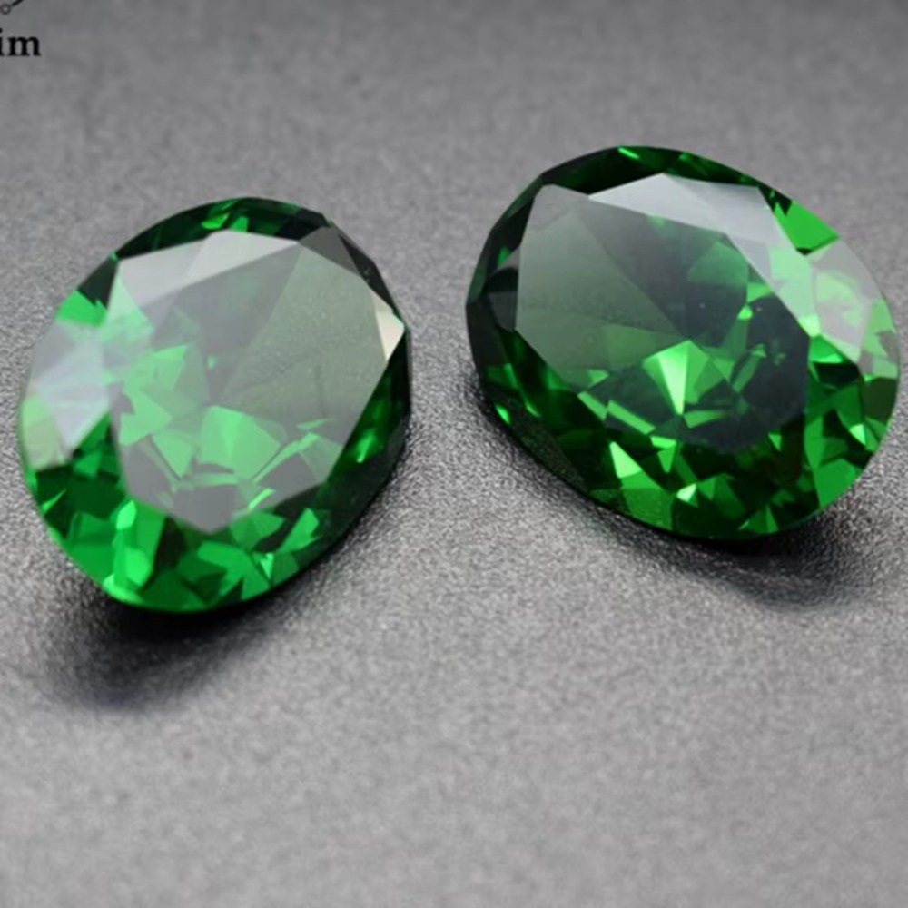 10.00 Cts Green Emerald Oval Cut Sri-Lanka VVS Gem